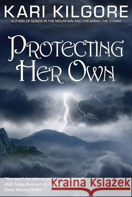 Protecting Her Own Kari Kilgore 9781948890601 Spiral Publishing, Ltd. - książka