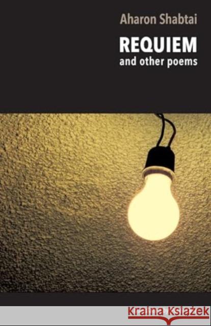 Requiem - & Other Poems Aharon Shabtai 9780811239318 New Directions Publishing Corporation - książka