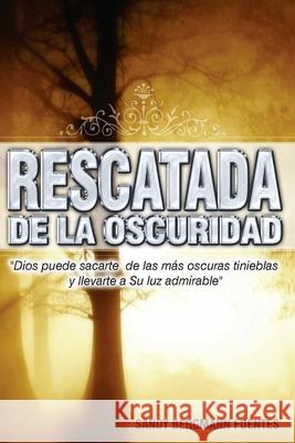 Rescatada de la oscuridad Sandy Bergmann 9781795626248 Independently Published - książka