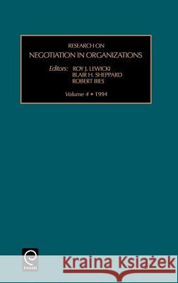 Research on Negotiation in Organizations Roy J. Lewicki, Blair H. Sheppard, Robert J. Bies 9781559385558 Emerald Publishing Limited - książka