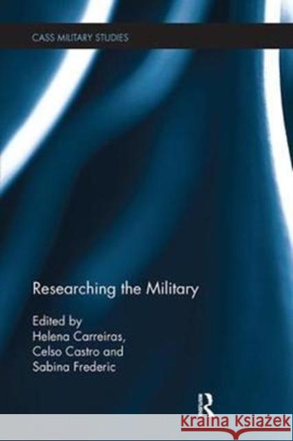 Researching the Military  9781138309241 Taylor and Francis - książka