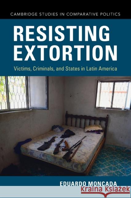 Resisting Extortion Moncada, Eduardo 9781108824705 Cambridge University Press - książka