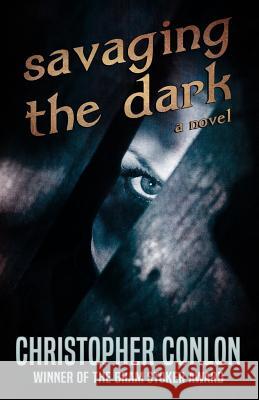 Savaging the Dark Christopher Conlon 9781949914887 Macabre Ink - książka