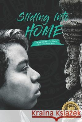 Sliding Into Home Nina M. Vincent 9781986593496 Createspace Independent Publishing Platform - książka