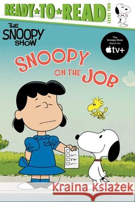 Snoopy on the Job: Ready-To-Read Level 2 Charles M. Schulz Patty Michaels 9781534498884 Simon Spotlight - książka