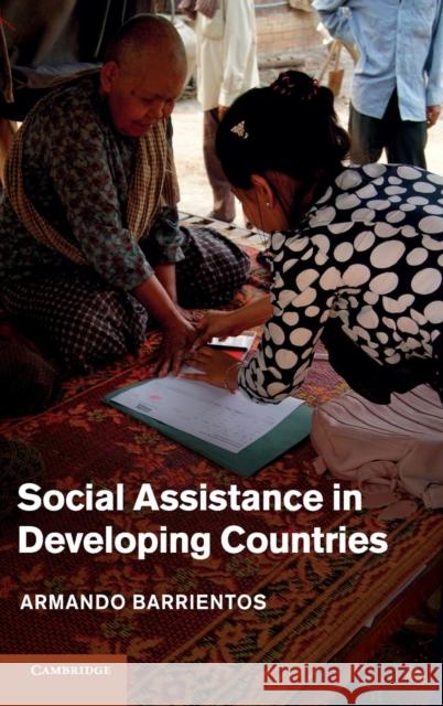 Social Assistance in Developing Countries Armando Barrientos 9781107039025  - książka