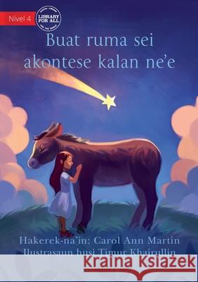 Something Is Going To Happen Tonight (Tetun edition) - Buat ruma sei akontese kalan ne'e Carol Ann Martin, Timur Khairullin 9781922331809 Library for All - książka