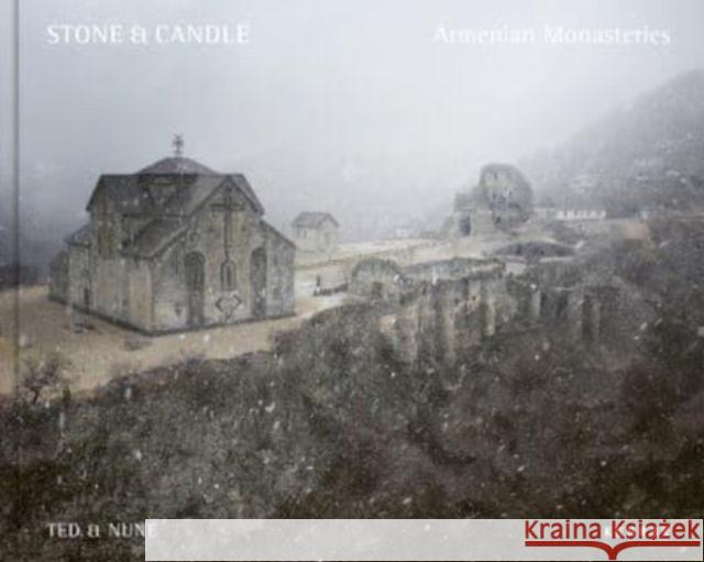 Stone & Candle. Armenian Monasteries  9783969001097 Kehrer Verlag - książka