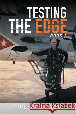 Testing the Edge: Book Two - Into the Darkness Colin Ruthven 9798789900802 Independently Published - książka