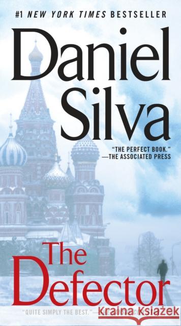 The Defector Daniel Silva 9780451230669 Signet Book - książka