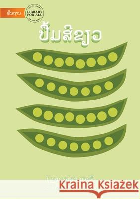 The Green Book (Lao edition) - ປື້ມສີຂຽວ ເຄອາ ແຄຣີ່, Amy Mullen 9789932090938 Library for All - książka