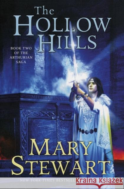 The Hollow Hills Mary Stewart 9780060548261 Eos - książka