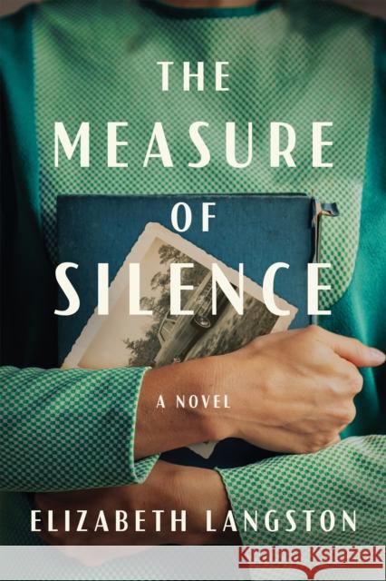 The Measure of Silence: A Novel Elizabeth Langston 9781662510632 Amazon Publishing - książka