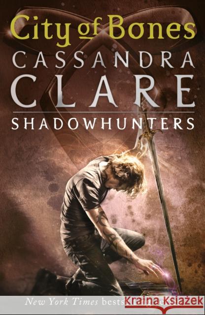 The Mortal Instruments 1: City of Bones Clare Cassandra 9781406307627 Walker Books Ltd - książka