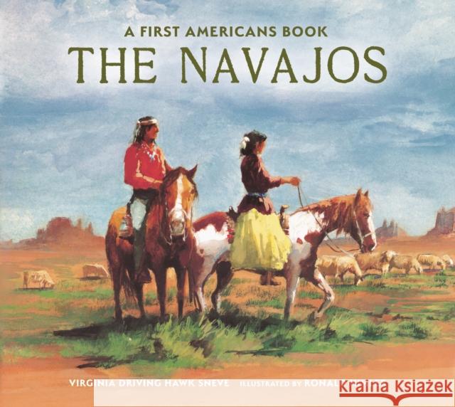 The Navajos Virginia Driving Haw Sneve 9780823460984 Holiday House - książka