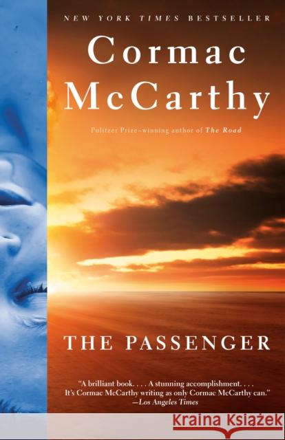 The Passenger McCarthy, Cormac 9780307389091 Vintage - książka