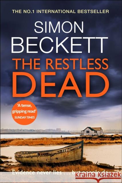 The Restless Dead: (David Hunter 5): Harry Treadaway is Dr David Hunter: the darkly compelling new TV series ‘The Chemistry of Death’ – streaming now on Paramount+ Simon Beckett 9780857503824 Transworld Publishers Ltd - książka