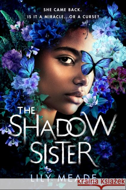 The Shadow Sister Lily Meade 9781728264479 Sourcebooks Fire - książka