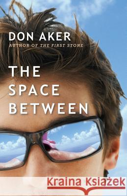 The Space Between Don Aker 9780002008501 HarperTrophy - książka