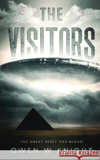 The: Visitors Owen Knight 9781739630928 Burton Mayers Books - książka