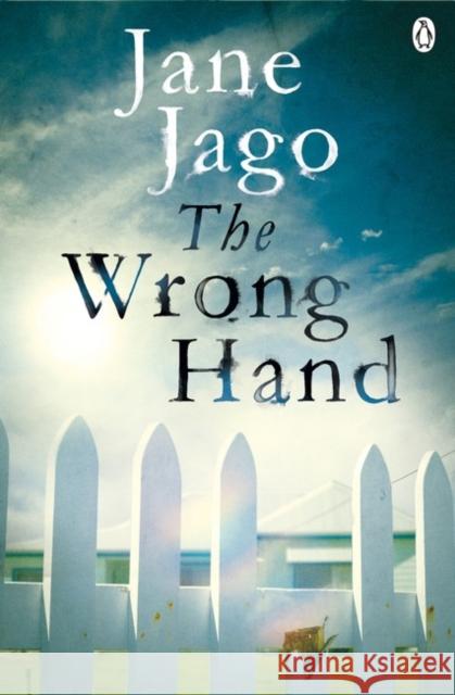 The Wrong Hand Jane Jago 9781405920414 PENGUIN GROUP - książka