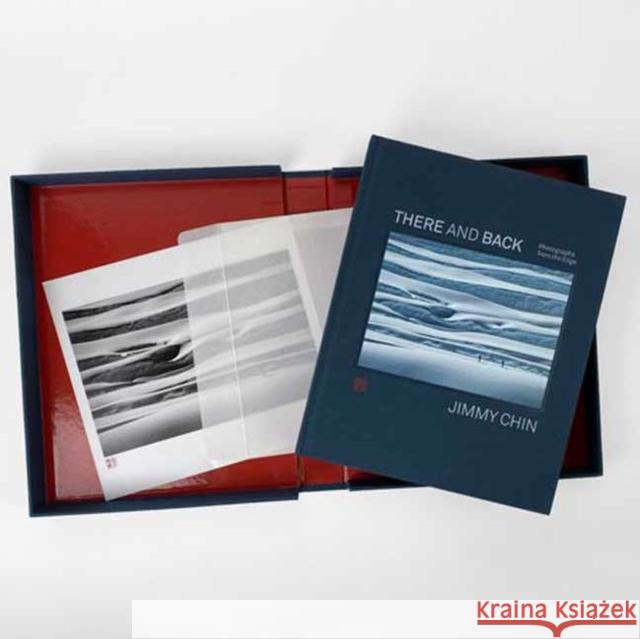 There and Back (Deluxe Signed Edition): Photographs from the Edge Jimmy Chin 9781984862983 Ten Speed Press - książka