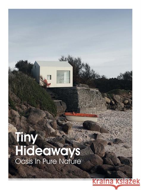 Tiny Hideaways Various 9788417557201 Instituto Monsa de Ediciones - książka