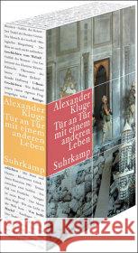 Tür an Tür mit einem anderen Leben : 350 neue Geschichten Kluge, Alexander 9783518418239 Suhrkamp - książka