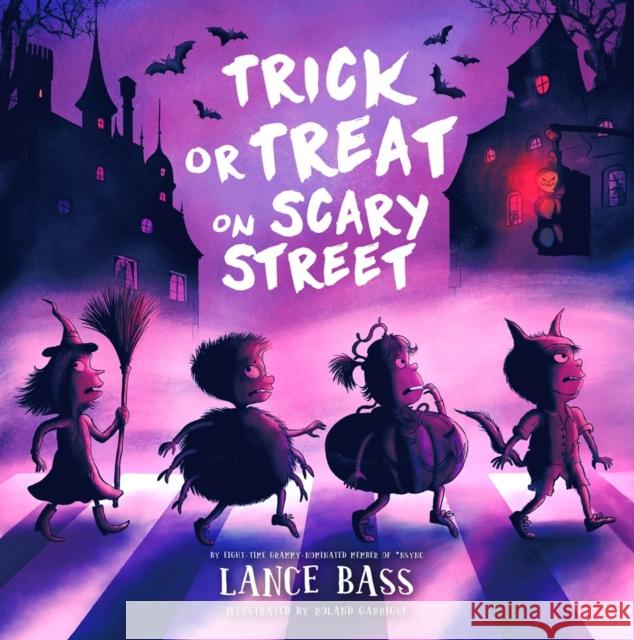 Trick or Treat on Scary Street Lance Bass 9781454958307 Union Square & Co. - książka