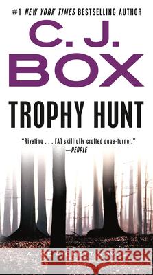 Trophy Hunt C. J. Box 9780399575716 G.P. Putnam's Sons - książka