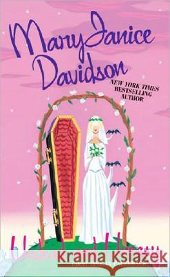 Undead and Uneasy: A Queen Betsy Novel MaryJanice Davidson 9780515145045 Jove Books - książka