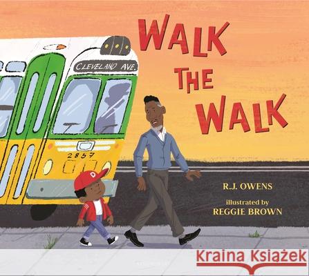Walk the Walk R. J. Owens Reggie Brown 9781547609604 Bloomsbury Publishing PLC - książka
