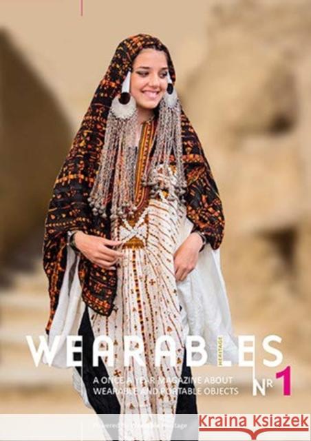 Wearables: Magazine on Wearable Heritage Jolanda Bos 9789492940179 Blikverduitgevers - książka