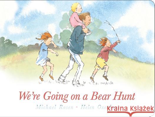 We're Going on a Bear Hunt: Lap Edition Michael Rosen Helen Oxenbury 9781481419246 Little Simon - książka