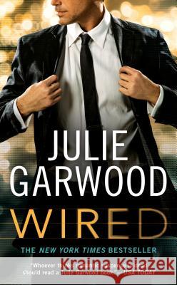Wired Julie Garwood 9780451469489 Berkley Books - książka