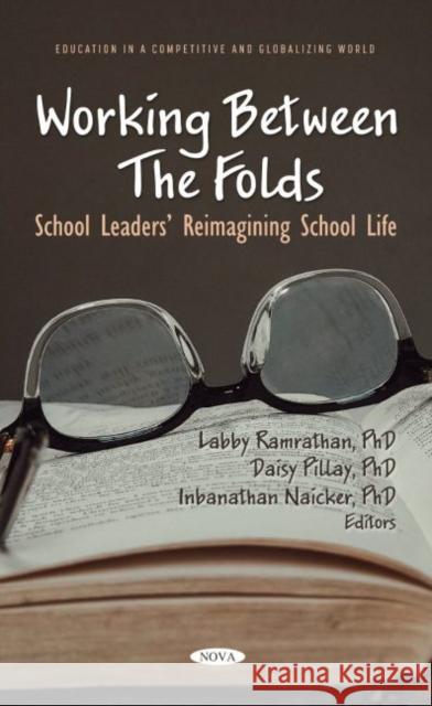 Working Between The Folds  9781685071509 Nova Science Publishers Inc - książka