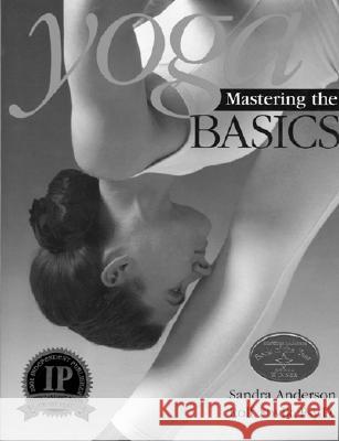 Yoga: Mastering the Basics Anderson, Sandra 9780893891558 Himalayan Institute Press - książka